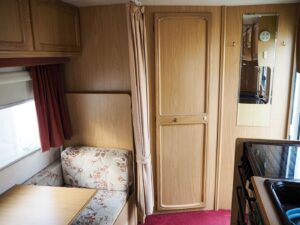 wnetrze-przyczepy-kempingowej-hcamp3