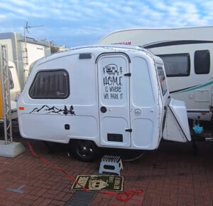 hcamp-aleja-niewiadowek-poznan-03